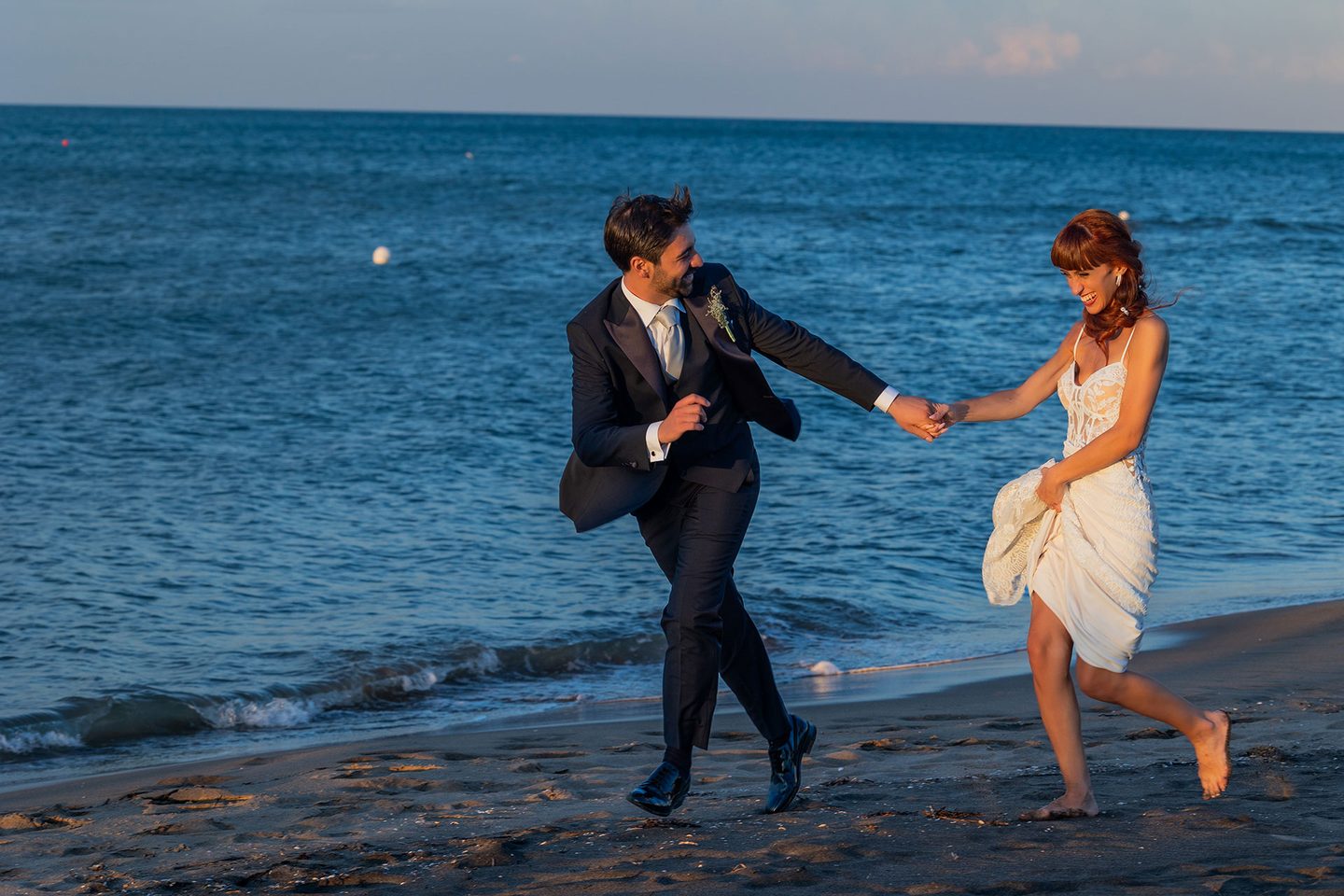 Ballo degli sposi in riva al mare